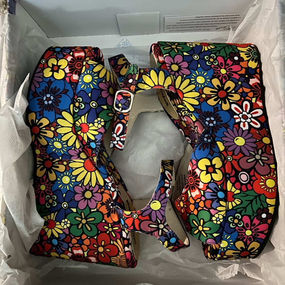 Jeffrey Campbell Dazing Floral Platform Wedge Sandals - Picture 4 of 10